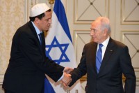 Le président Shimon Pérès rencontre des imams à Paris
